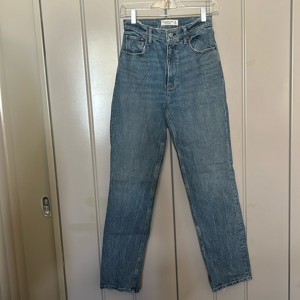 Abercrombie & Fitch 90’s Straight Ultra High Rise Jeans